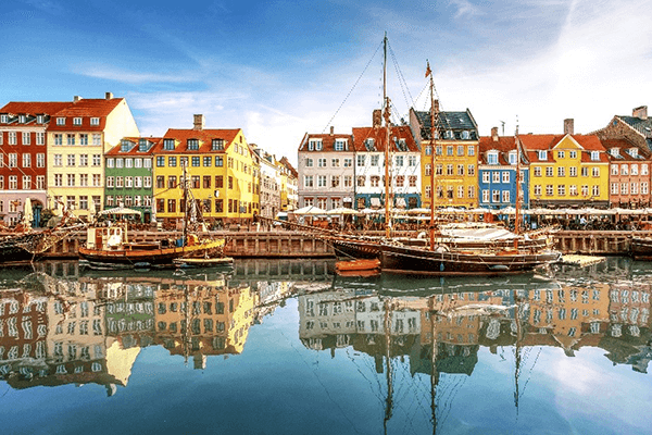 宾客可以在哥本哈根登船，跟随MSC地中海邮轮开启美妙的北欧之旅