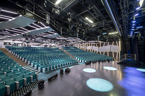 图二：伦敦大剧院将成为宾客们一展歌喉的舞台