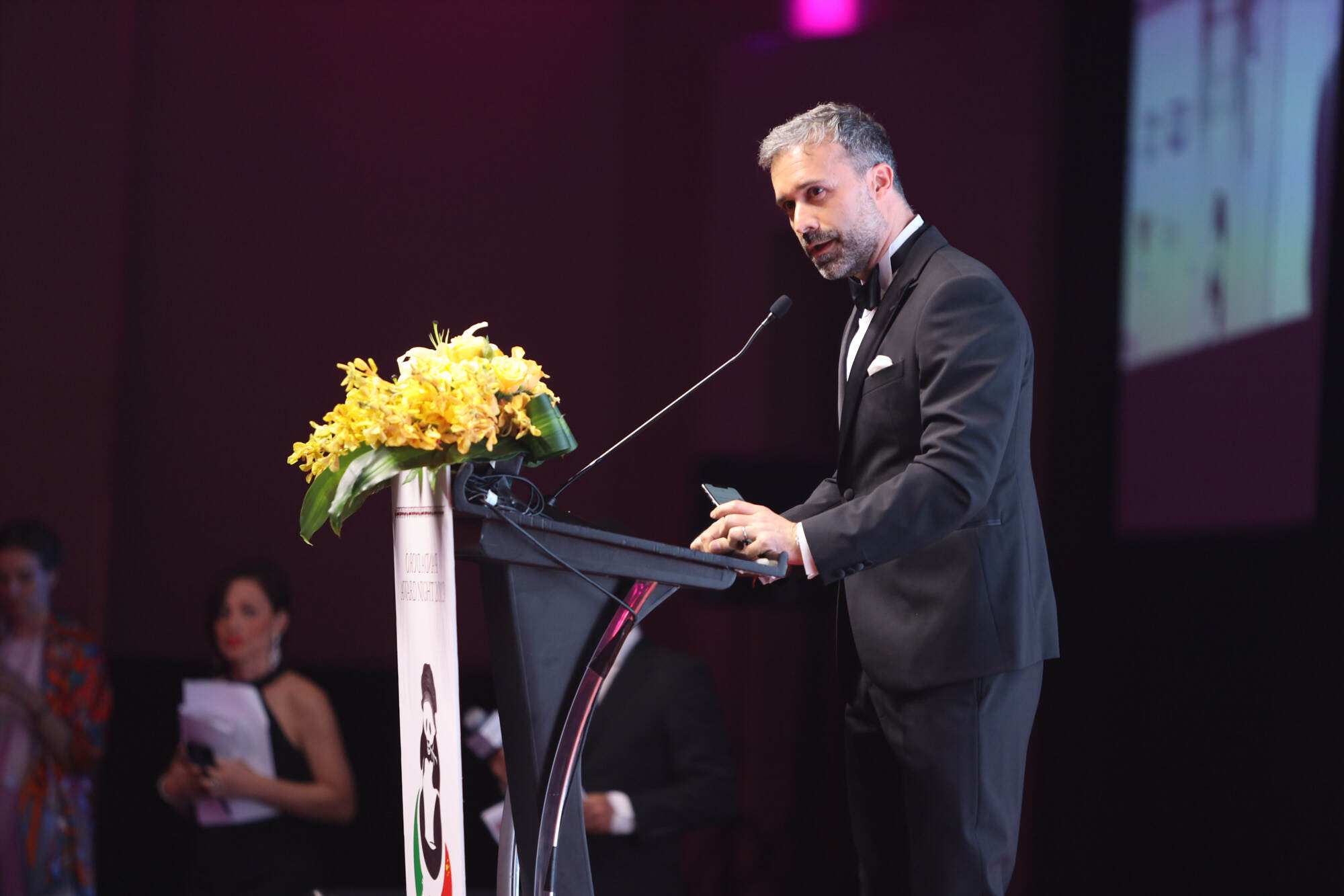 歌诗达邮轮集团亚洲总裁马睿哲(Mario Zanetti)在金熊猫奖(Panda d’Oro Award)颁奖典礼现场发表演讲
