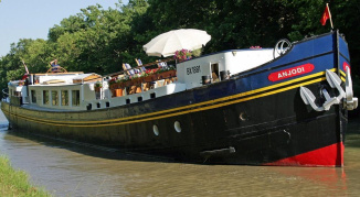 Anjodi barge