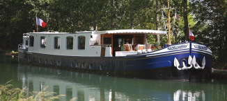 Belmond Amaryllis barge